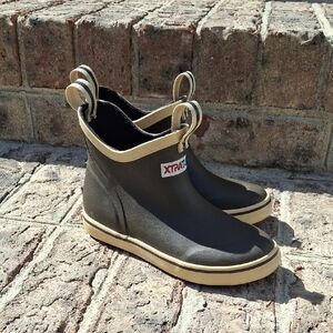 Xtratuf Kids' Short Rain Boots in Black with Tan Trim